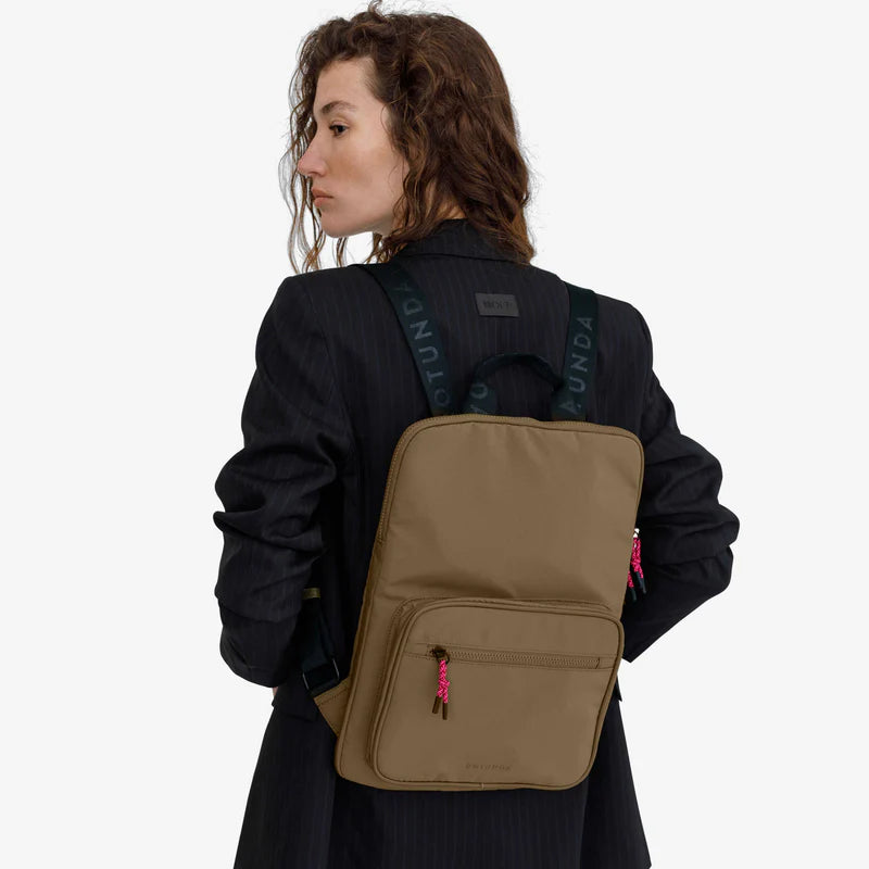 ENTU LAPTOP BACKPACK